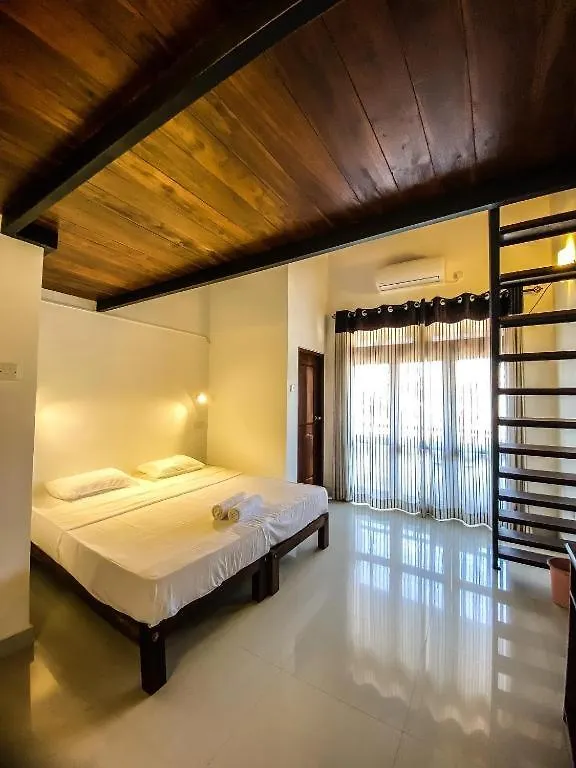 Hotel Thisara Villas Negombo